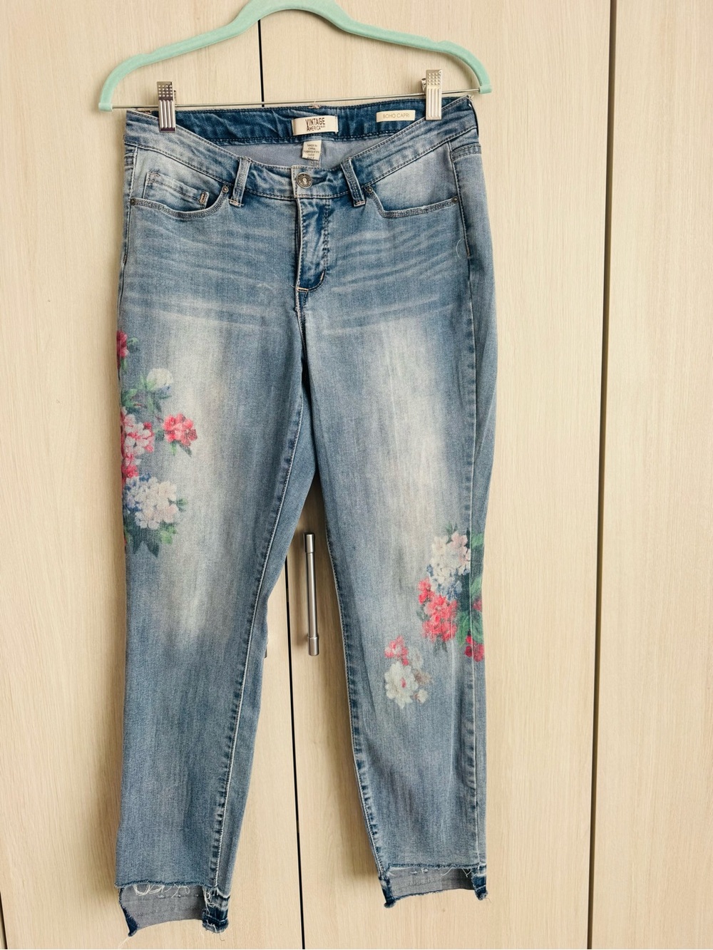 Vintage America Light Blue Floral-Ankle Jeans Sz 4